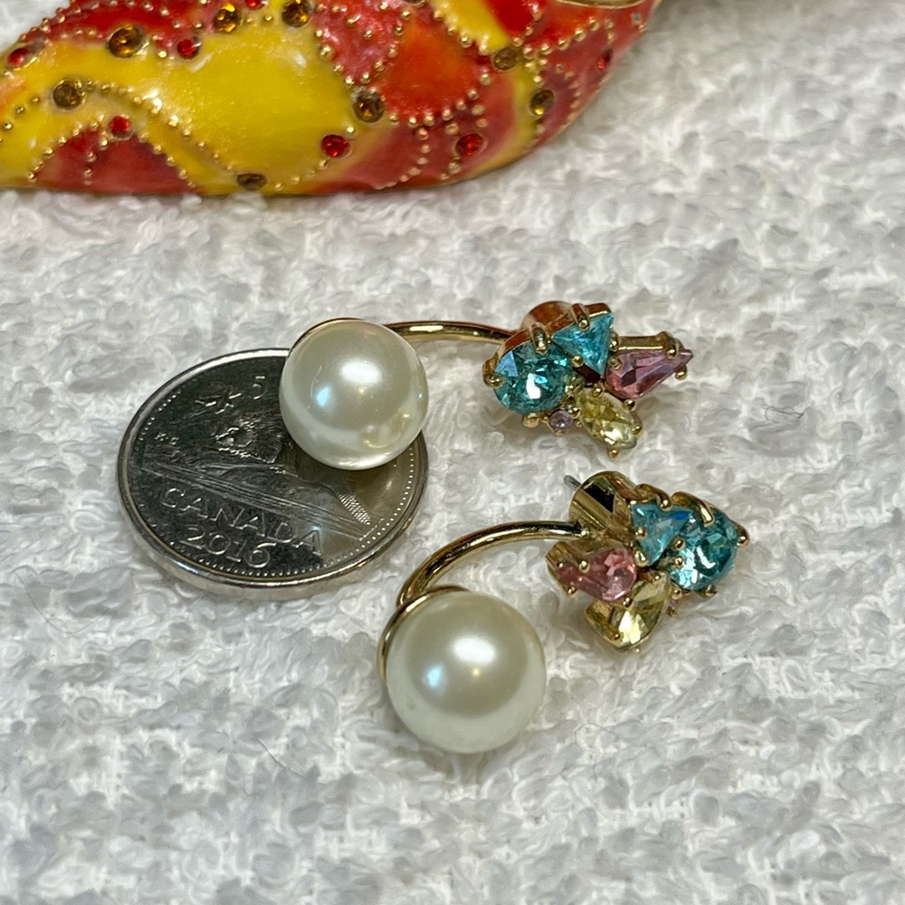 Peek a boo -pearl and rhinestone earrings-cute retro